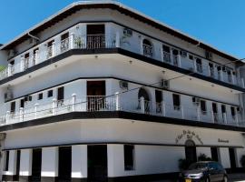 Hotel Casa de las Dos Palmas -Hotel Boutique，位于Puerto Berrío的酒店