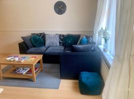 Be My Guest Liverpool - Ground Floor Apartment with Parking，位于利物浦安特里赛马场附近的酒店