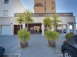 Hotel Moya，位于纳瓦尔莫拉尔德拉马塔的酒店