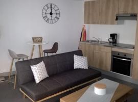 appartement au coeur de la cité，位于萨尔拉拉卡内达的酒店