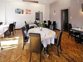 Hôtel Restaurant Au Coucou，位于皮尔韦尔桑的酒店
