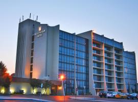 M Hotel Buffalo，位于布法罗尼亚加拉机场 - BUF附近的酒店
