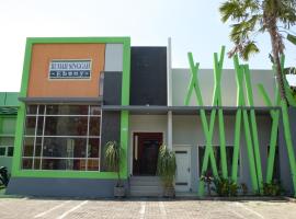 RedDoorz Syariah near Balai Kota Probolinggo 2，位于庞越的酒店