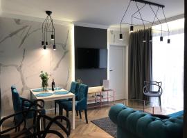 Family & Business Sauna Apartments No 4 Leśny nad Zalewem Cedzyna - 2 Bedroom with Private Sauna, Bath with Hydromassage, Terrace, Parking, Catering Options，位于凯尔采的酒店