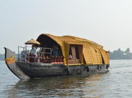 Thara's Houseboat，位于阿勒皮的酒店