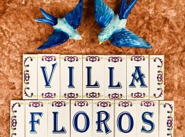 Floros Apartments，位于圣斯特凡诺斯圣斯特凡诺斯海滩附近的酒店
