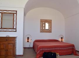 I Dammusi Sapori di Pantelleria，位于潘泰莱里亚的度假屋