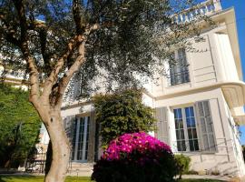 B&B Villa Blanche，位于戛纳Private Hospital Cannes Oxford附近的酒店