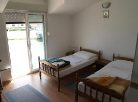Motel Delta，位于Opuzen的酒店