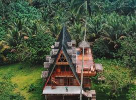 Camiguin Volcano Houses - A-Frame house，位于曼巴豪的酒店