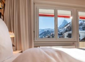 Schweizerhof Zermatt - a Small Luxury Hotel，位于采尔马特的酒店