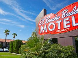 El Rancho Boulder Motel，位于博尔德城米德湖附近的酒店