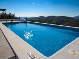 Cortijo Chaparro near iznajar，位于Fuentes de Cesna的酒店