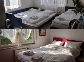 Ruhige Zimmer im Grünen，位于柏林兹维考尔·达姆地铁站附近的酒店