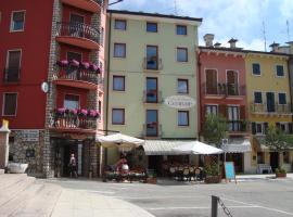 Hotel Ristorante Centrale，位于Rovere Veronese的酒店