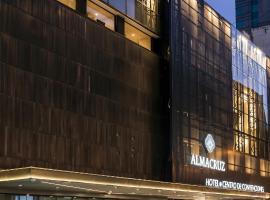 Almacruz Hotel y Centro de Convenciones (Ex Galerías)，位于圣地亚哥的酒店