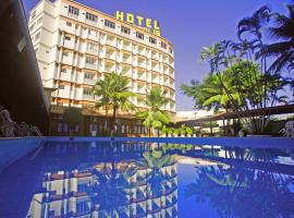 卫城滨海酒店，位于安格拉杜斯雷斯的舒适型酒店