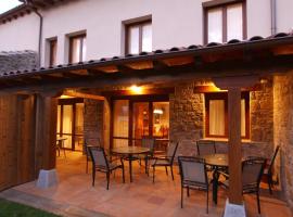 Casa Rural Espargoiti，位于Salinas de Ibargoiti的酒店