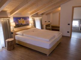 Agritur Piccolo Fiore B&B，位于Taio的酒店