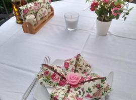 Family Hotel Bellehouse，位于切尔诺莫雷茨的酒店