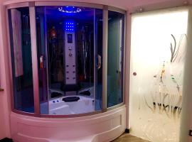 B&B WELLNESS Junior Suite CAREN，位于格林扎内卡武尔的酒店