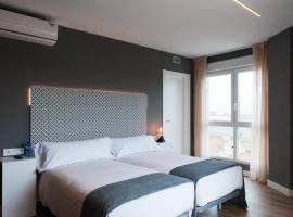 Rener Hotel Los Campones，位于希洪的酒店