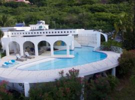 Villa Talassa，位于勒莫尔尼帕拉迪斯高尔夫俱乐部附近的酒店