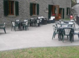 La Foresta Albergo Ristorante Pizzeria，位于巴迪亚普拉塔基利亚的酒店