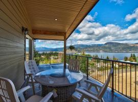 Semi-Lakefront Luxury Retreat In Blind Bay, Bc Cottage，位于Blind Bay的酒店