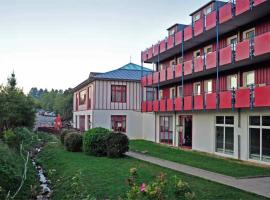 Familienhotel Reiterhof Runding，位于Runding的带停车场的酒店