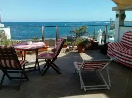 Apartamento con encanto en la playa frente al mar "Posada Rent House"