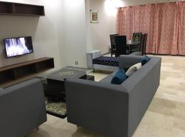 Apartment near Shaukat Khanum，位于拉合尔Finance & Trade Centre附近的酒店