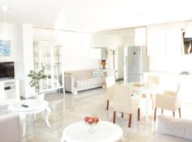 Lux House Olga，位于鲁马的酒店