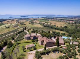 Relais Borgo Torale，位于特拉西梅诺湖畔帕西尼亚诺的酒店