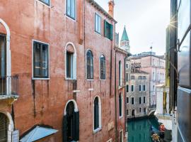 Luxury Venetian Rooms，位于威尼斯的酒店