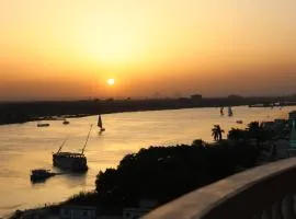 Maadi, Direct Nile river View From all Rooms