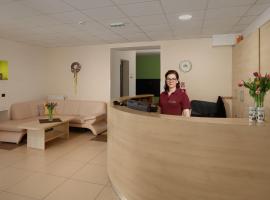 Wellness hotel Javorník，位于拉兹波德马伊托的酒店