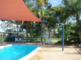 Big4 Acclaim Prospector Holiday Park，位于卡尔古利的带泳池的酒店