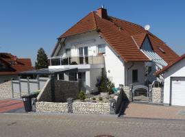 Pension und Apartment Landhaus Fricke，位于Calden的酒店