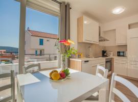 Apartment D，位于茨雷斯的自助式住宿