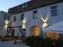 HOTEL ZAUŁEK，位于卢班的酒店