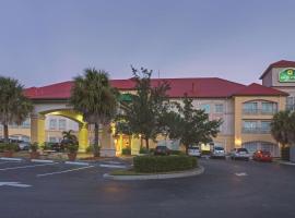La Quinta Inn and Suites Fort Myers I-75，位于迈尔斯堡的酒店