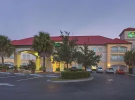 La Quinta Inn and Suites Fort Myers I-75，位于西南佛罗里达国际机场 - RSW附近的酒店