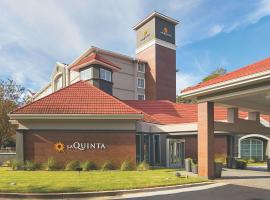 La Quinta by Wyndham Atlanta Conyers，位于科尼尔斯的酒店