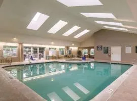 丹佛机场DIA拉昆塔套房酒店