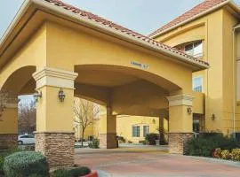 弗雷斯诺西北拉金塔旅馆及套房酒店