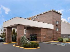 拉金塔埃弗雷特酒店，位于Snohomish County Airport - PAE附近的酒店