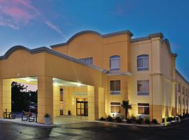 佛罗伦萨拉昆塔套房酒店，位于佛罗伦萨佛罗伦萨市机场 - FLO附近的酒店