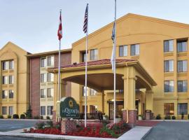 La Quinta Inn & Suites - New River Gorge National Park，位于萨默斯维尔的酒店