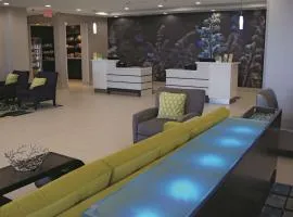 敖德萨北锡耶纳塔拉金塔套房酒店 